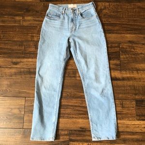 Like new Everlane Cheeky jeans 26 ankle sky blue